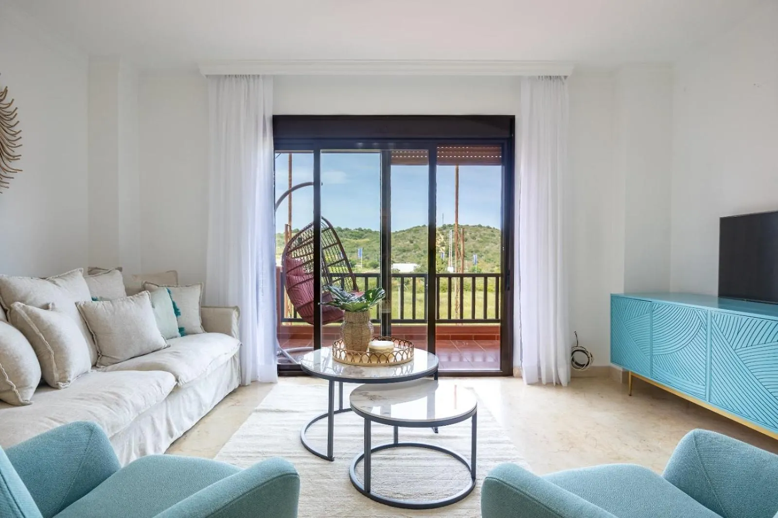 Increible Y Moderno Apartamento Duplex Con Piscinas Y Preciosas Vistas Estepona