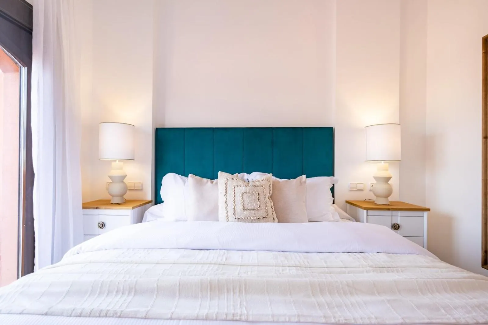 Increible Y Moderno Apartamento Duplex Con Piscinas Y Preciosas Vistas Estepona Apartment