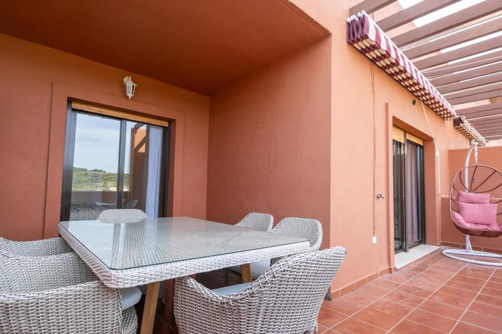 Increible Y Moderno Apartamento Duplex Con Piscinas Y Preciosas Vistas Estepona
